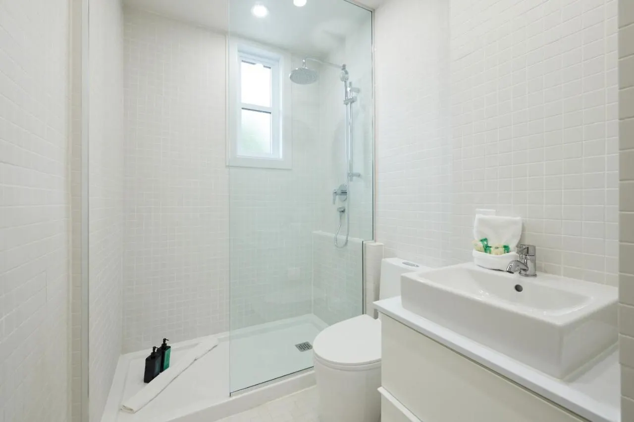 New And Cozy 3 Bedroom In Le Plateau By Denstays Montreal 0*,  Canada